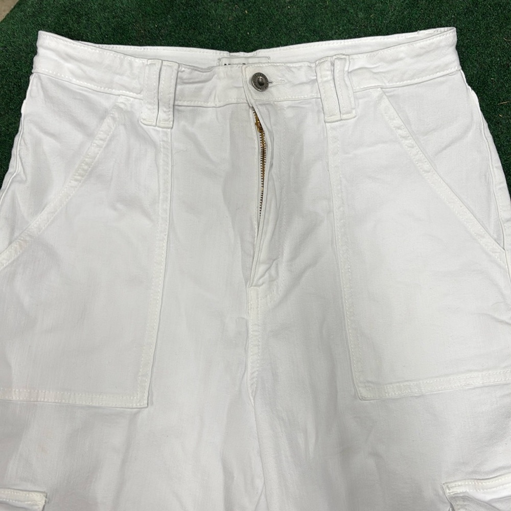 Aphrodite white jeans/pants. Never worn, size 13 (31)